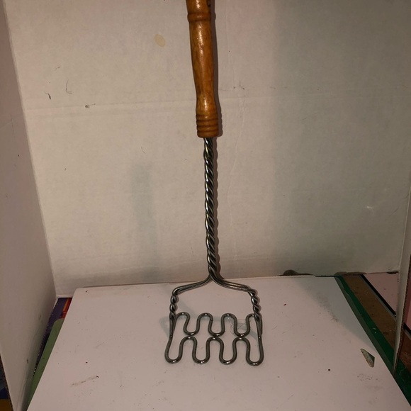Vintage Wooden Handle Metal Potato Masher- farmhouse decor or a lot of potatoes - Picture 7 of 7